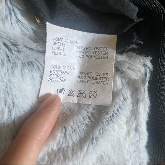 Reversible Puffer Vest - Picture 4 of 4